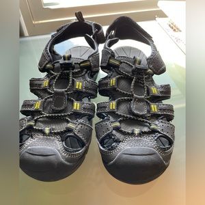 Youth boys waterproof shoes